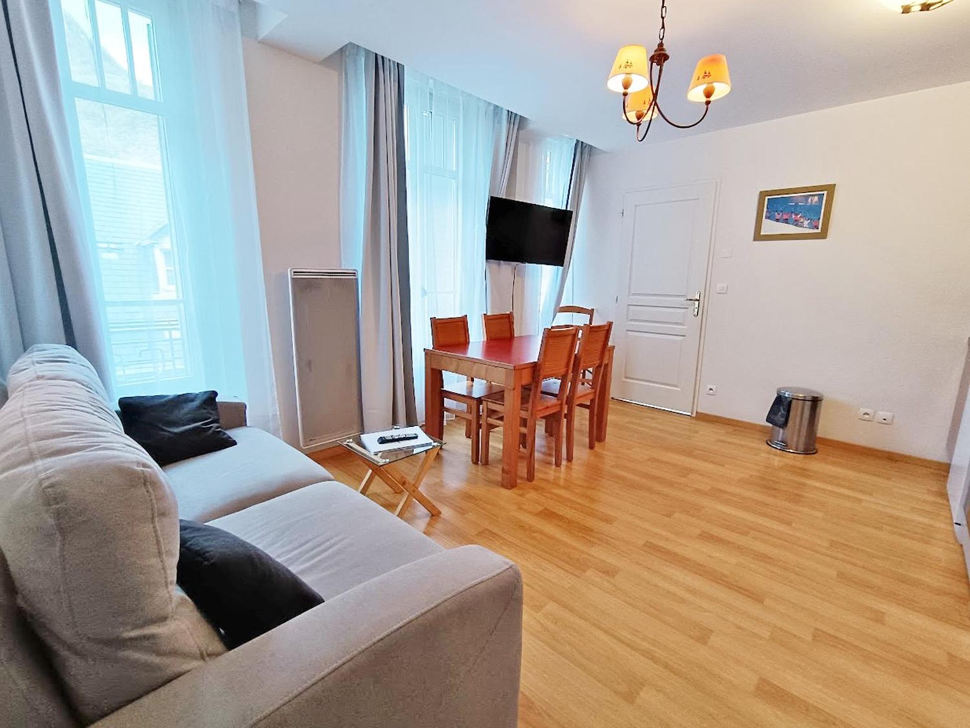 Il Etait Une Fois Luchon, T2, Centre Luchon, Wifi, Casier A Skis, Ascenseur, 4 Personnes Apartment Bagnères-de-Luchon Екстериор снимка